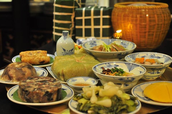 Kiểm soát các thức ăn giàu năng lượng, nhiều mỡ, nhiều đường như bánh chưng, bánh tét, thịt đông, giò... Tăng cường rau xanh, trái cây, uống nước lọc...