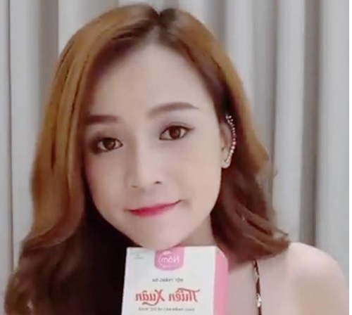 Mỹ nhân Việt bật mí chiêu sở hữu làn da trắng mịn nhờ Thiên Xuân v2